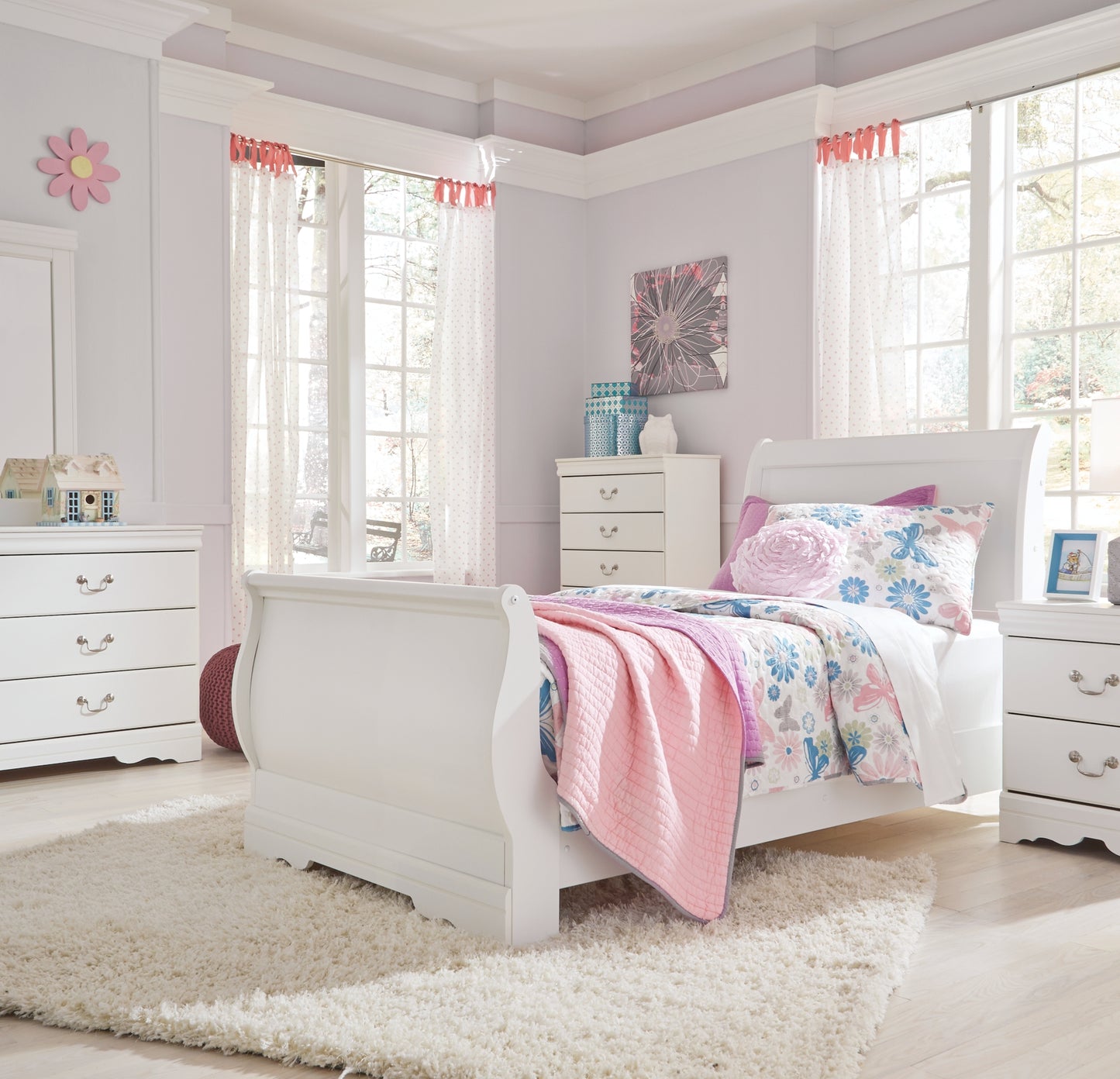 Anarasia  Sleigh Bed